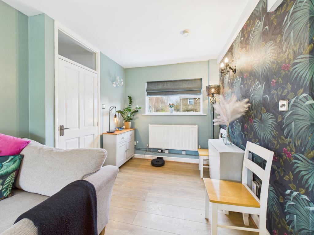 CAM04825G0-PR0244-STILL002