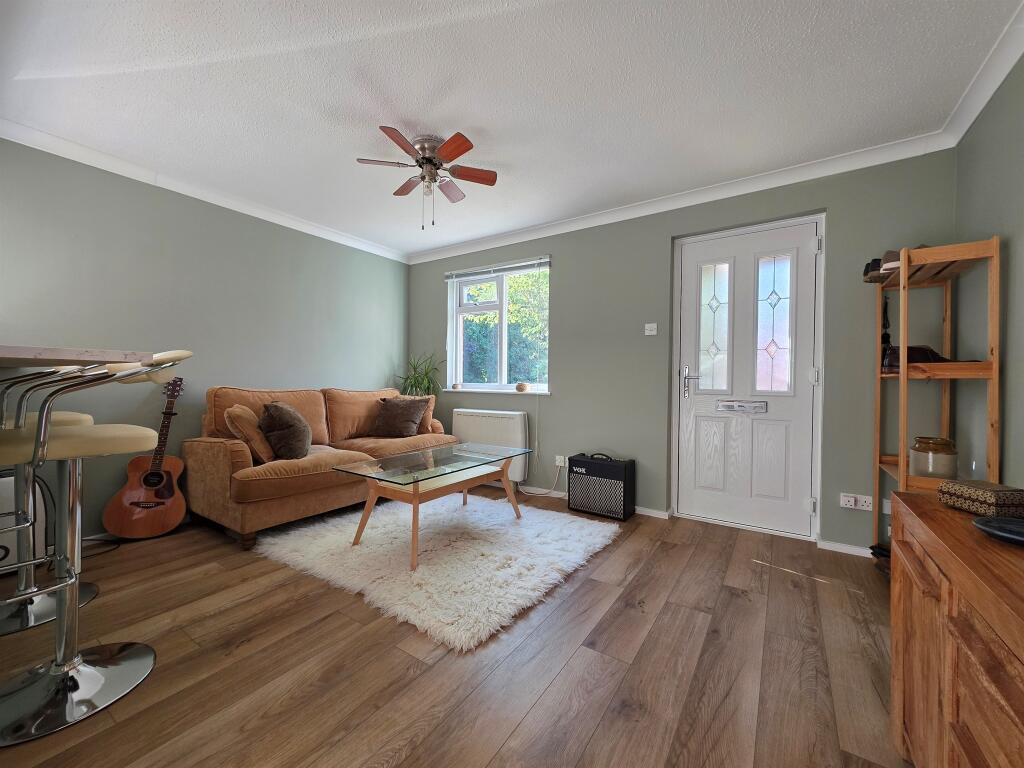 Open Plan Lounge /Kitchen