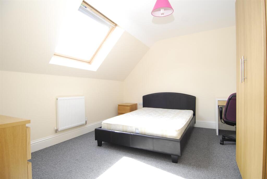 4QuakerLane007.JPG