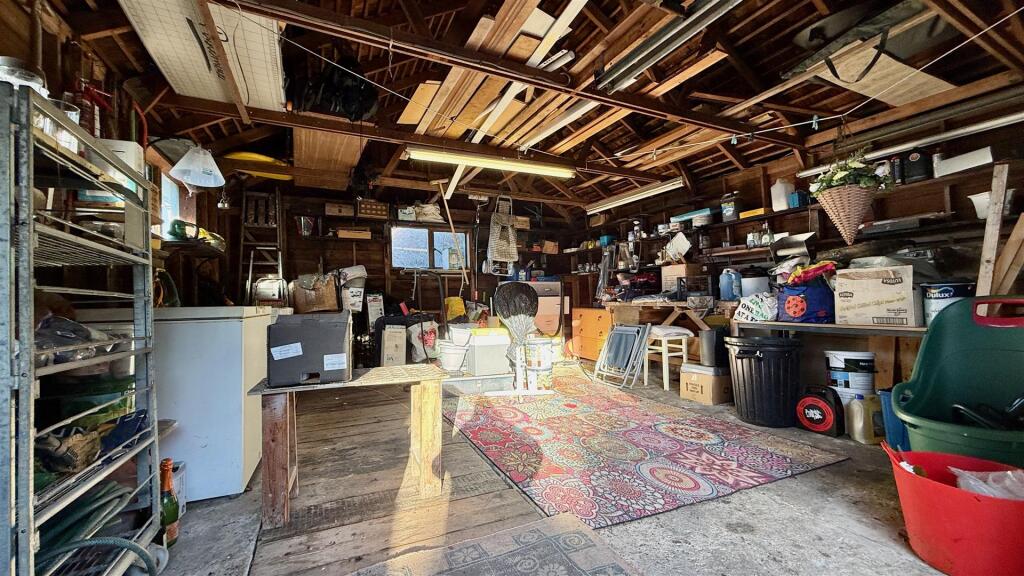 garage/workshop