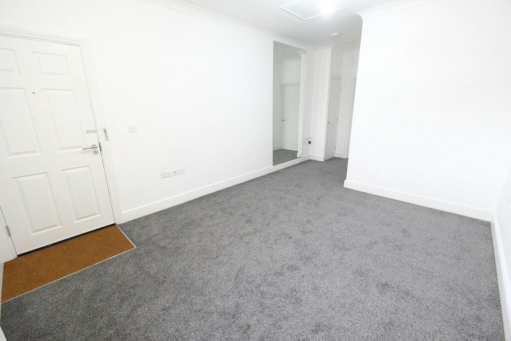STUDIO ROOM