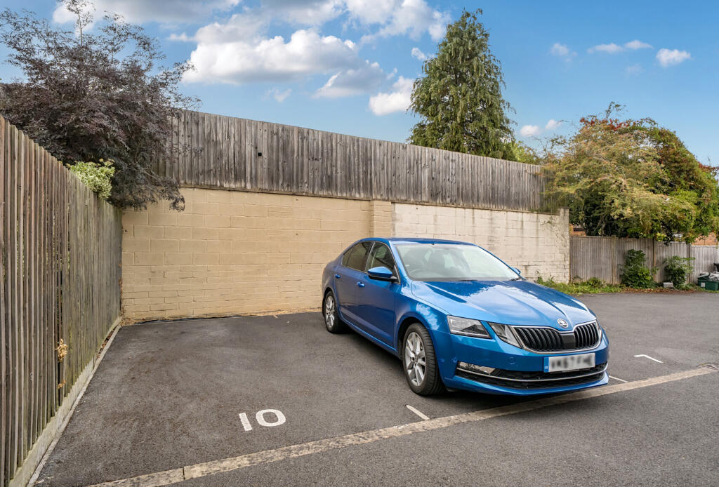 1341718-5-68a35db...