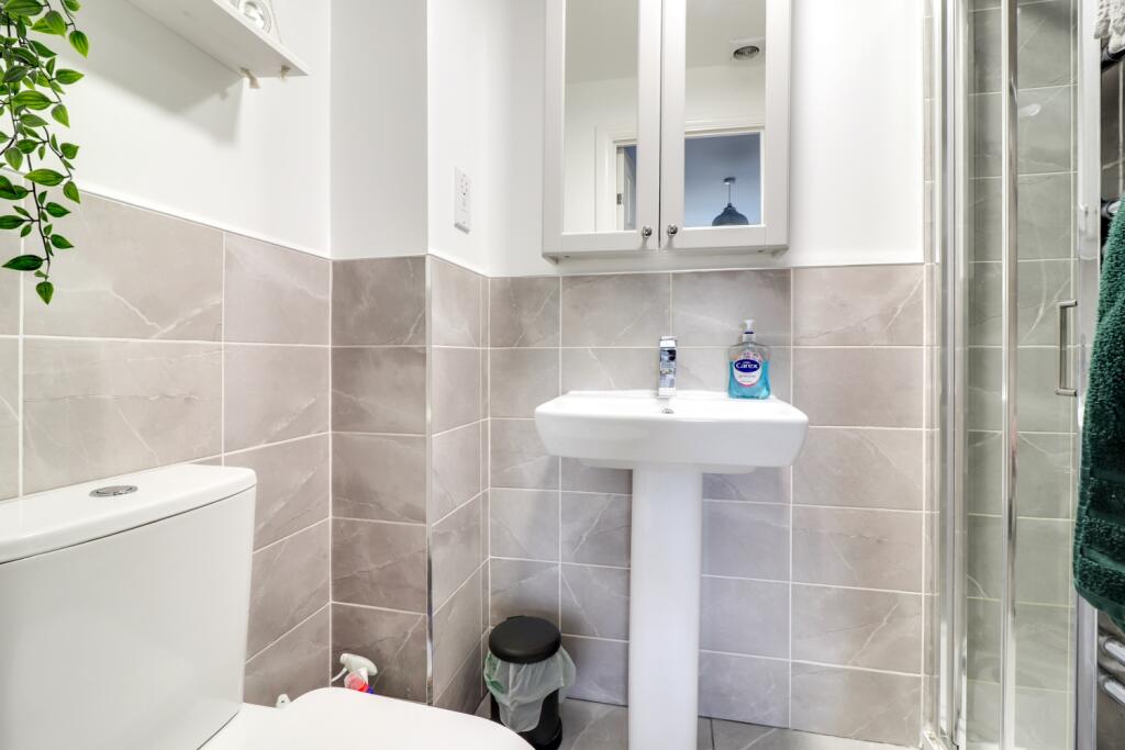 Ensuite to Bedroom One