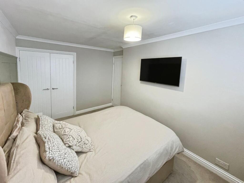 a5d47202--4079-B8F8-75DB9FA39648-13671-00000FFDA8D