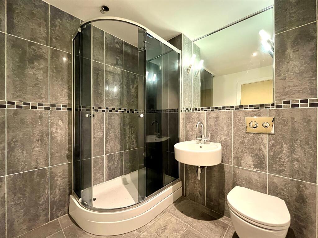 Bedroom 1 En Suite