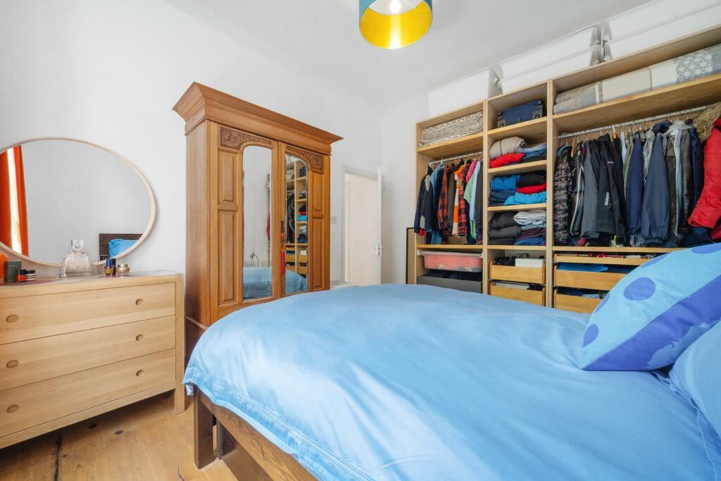 Bedroom 1 (2).jpg