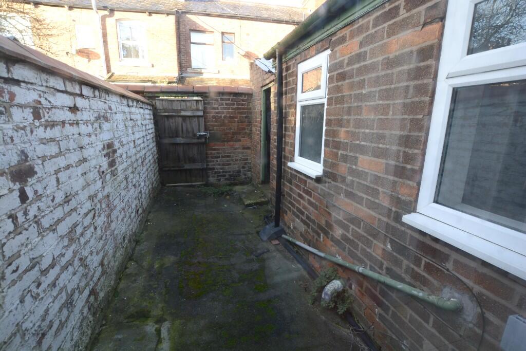 Gresham Street, Denton, M34