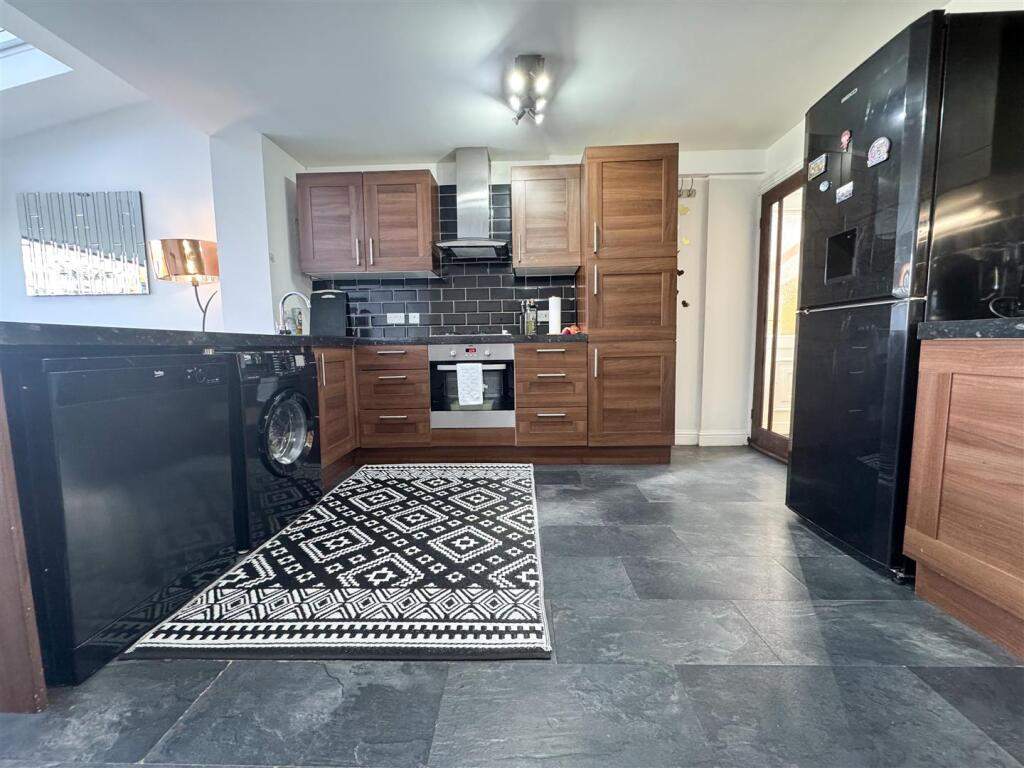 OPEN PLAN DINING KITCHEN LOUNGE