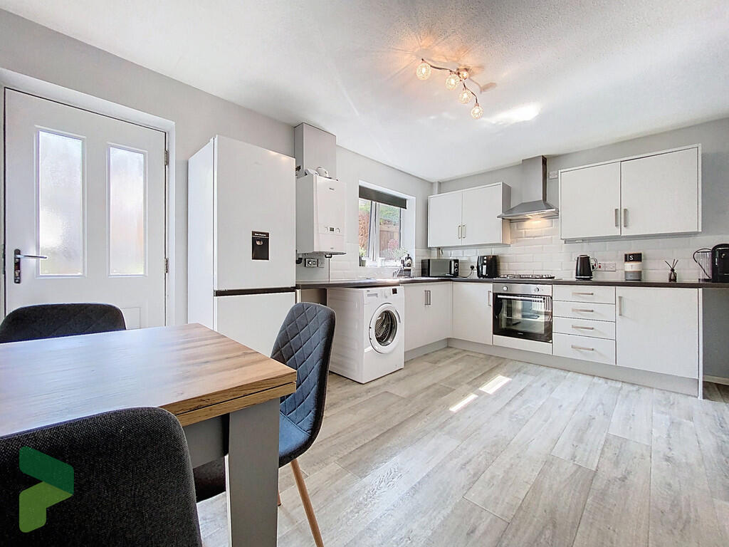 Fitted Dining Kit...