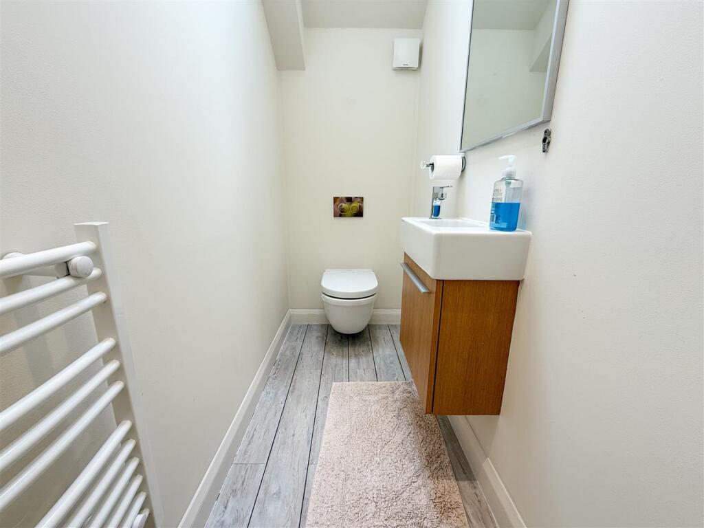 CLOAKROOM WC