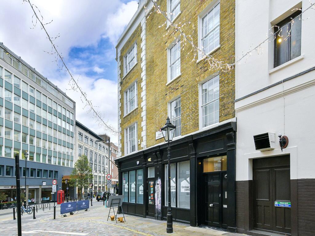 Upper St Martins Lan