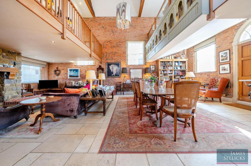 Open plan reception room