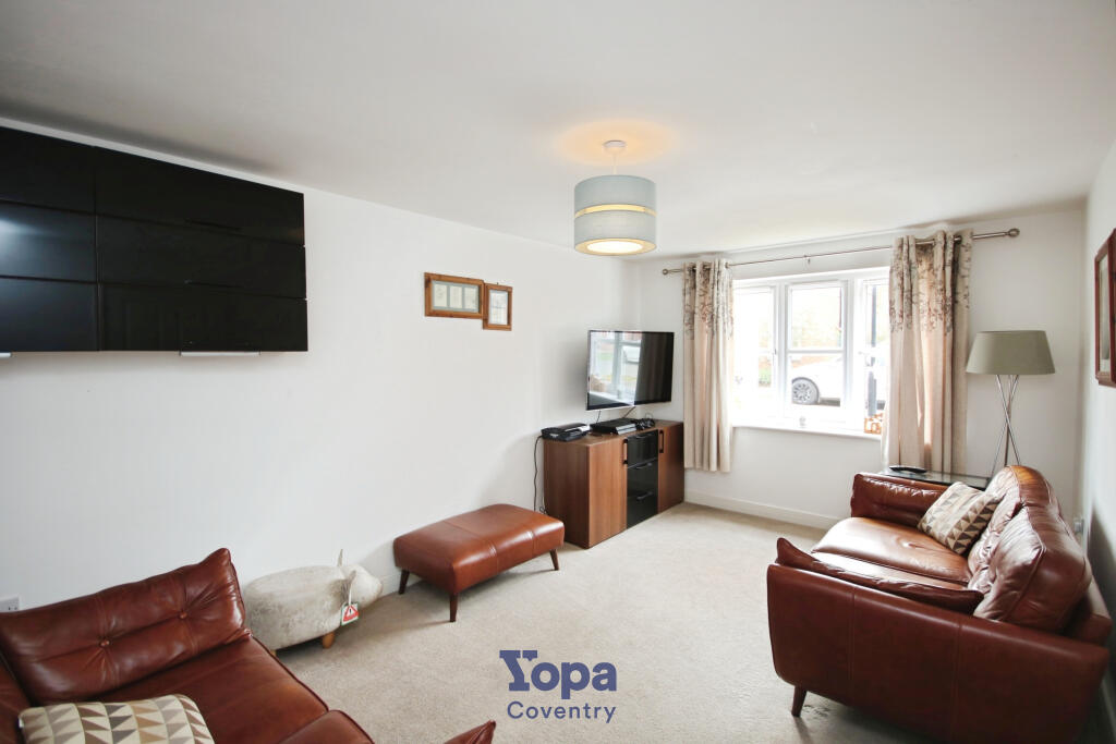 88d88101-Living 20Room.JPG