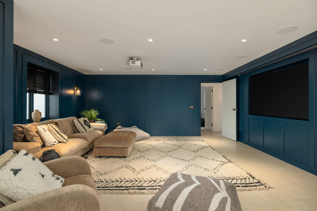 20231011-1218_Maison Haus - Blakeley Stables, Knut