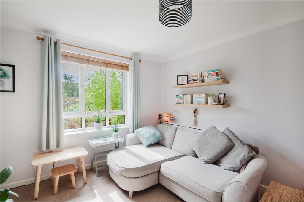 32 Oxford Square 2.jpg