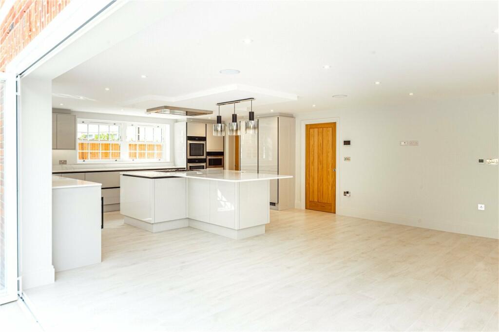Kitchen/Dining Area