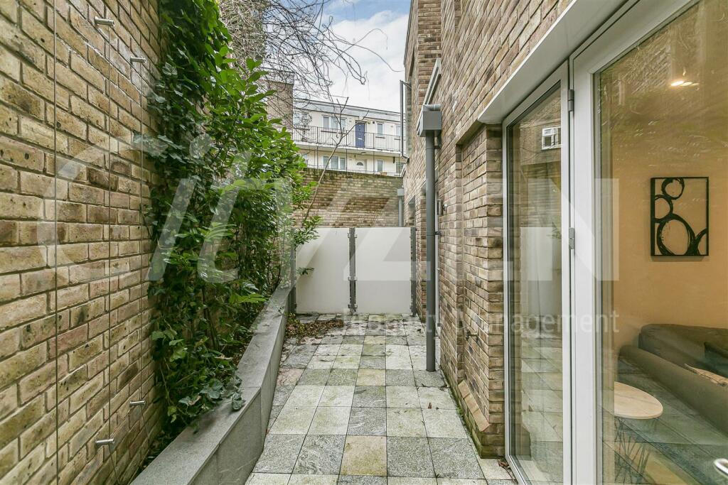 PRIVATE GARDEN