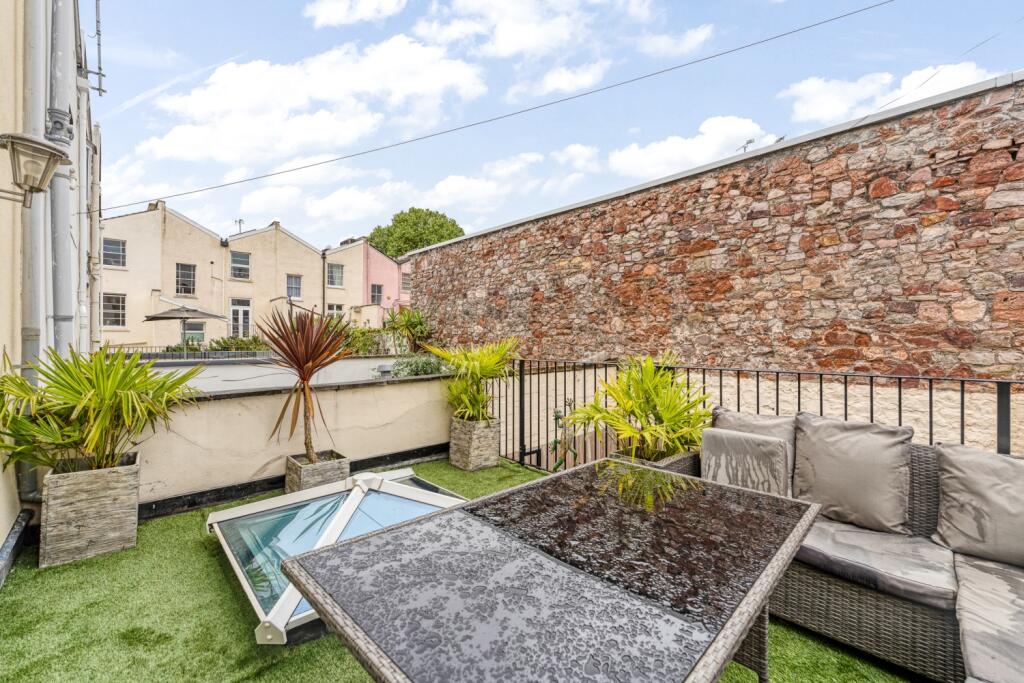 Roof terrace