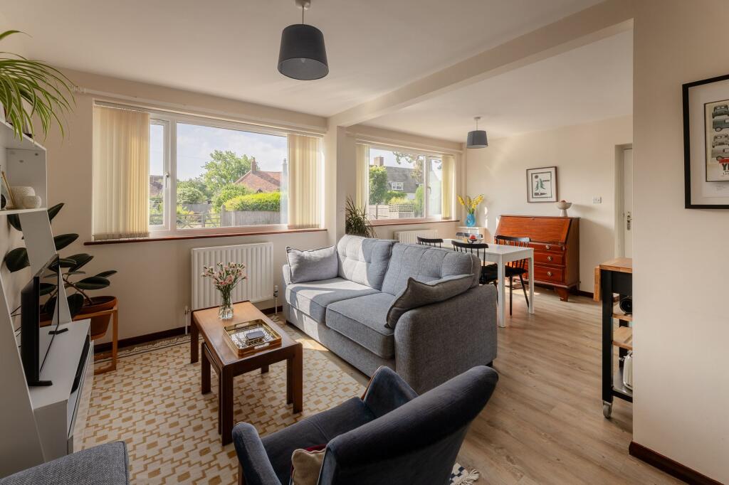 Open-Plan Living Room / Kitchen / Dining Room