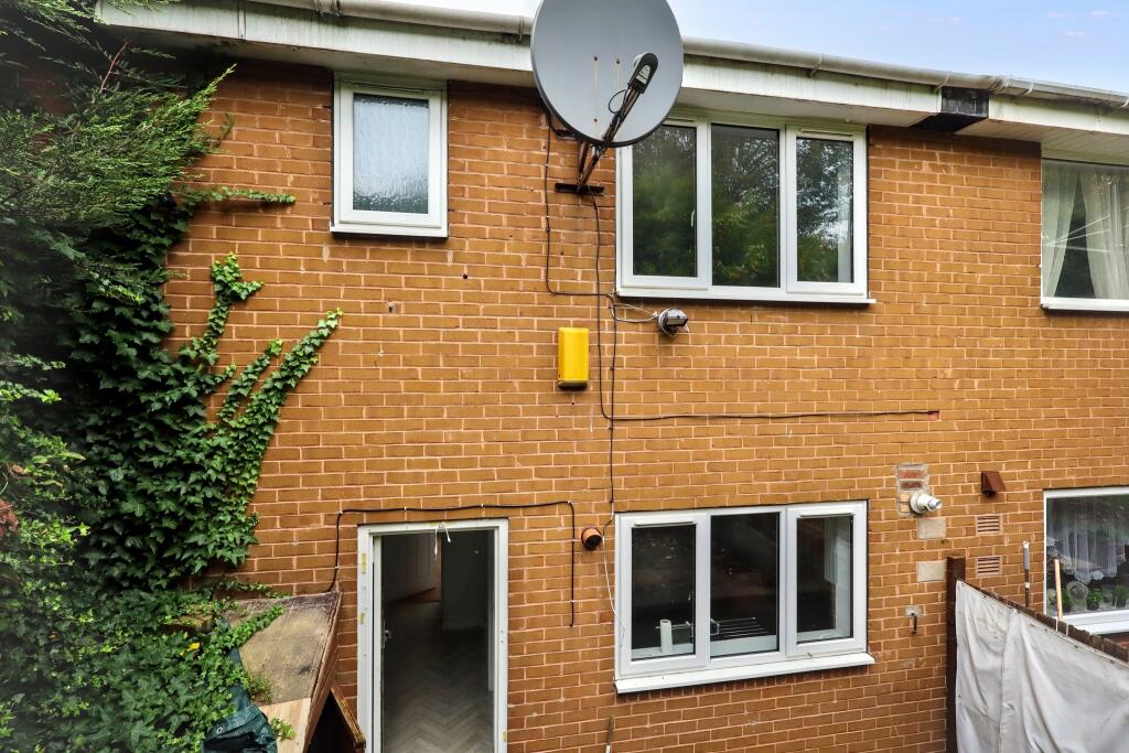 72 Whiteways Grove, Sheffield, South Yorkshire, S4 8FL