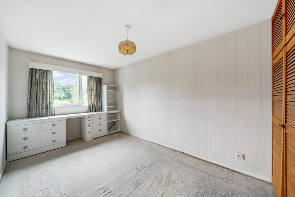 1295805-12-682623...