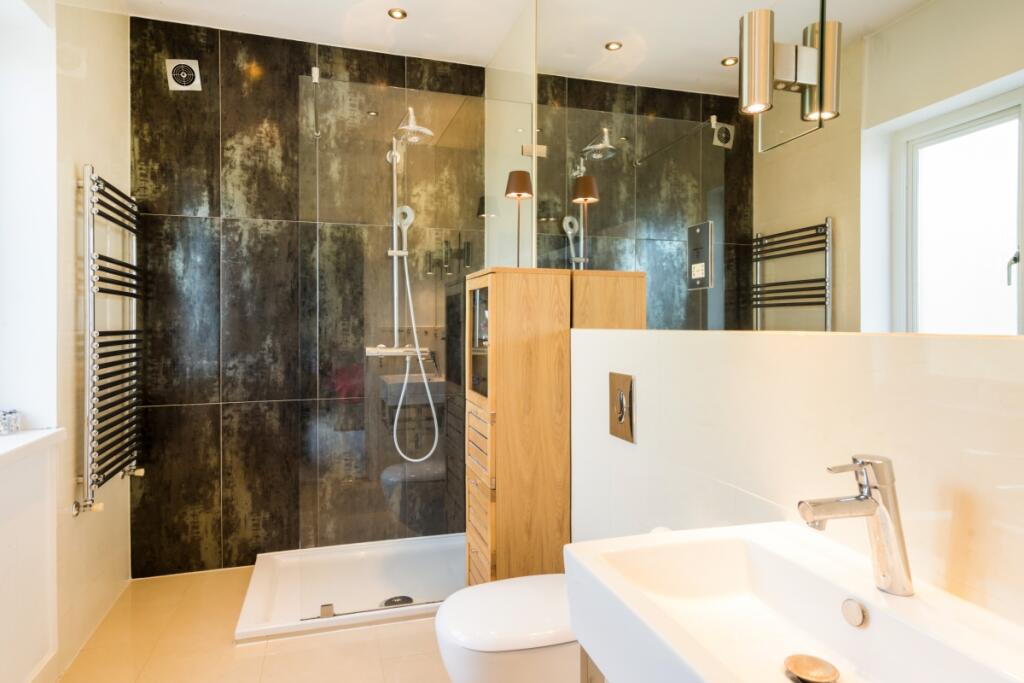 15 Vallance Road ...