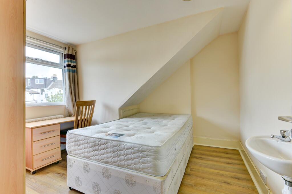 15 Stanley Road Bedroom 5