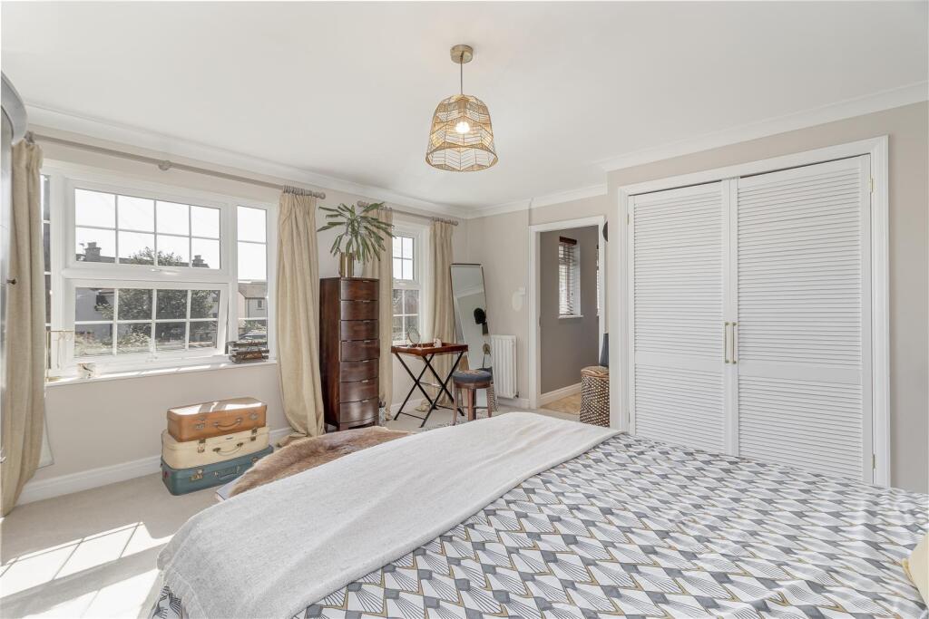 Master Bedroom - B.jpg