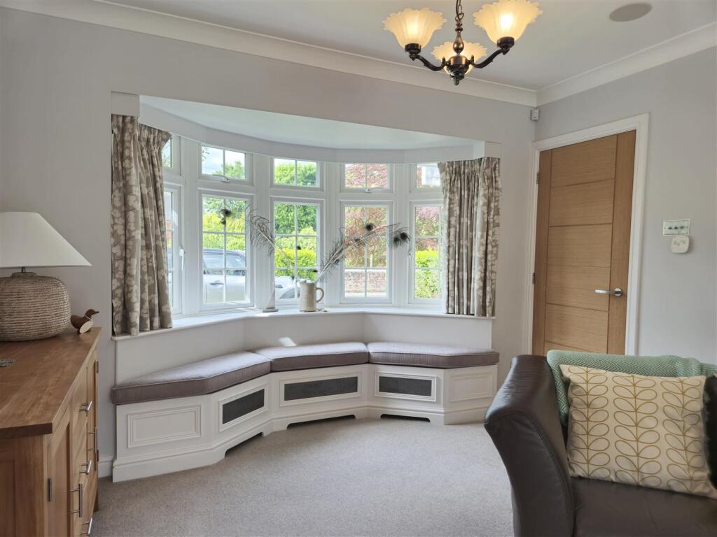 Bay Fronted Lounge