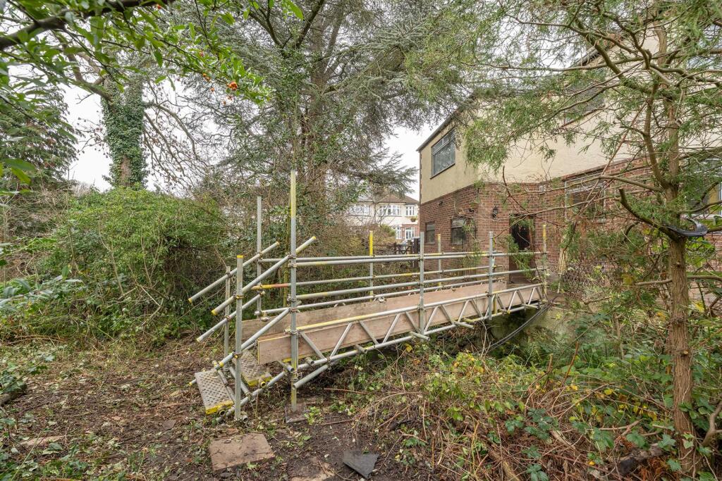 Waterhall Avenue, E4