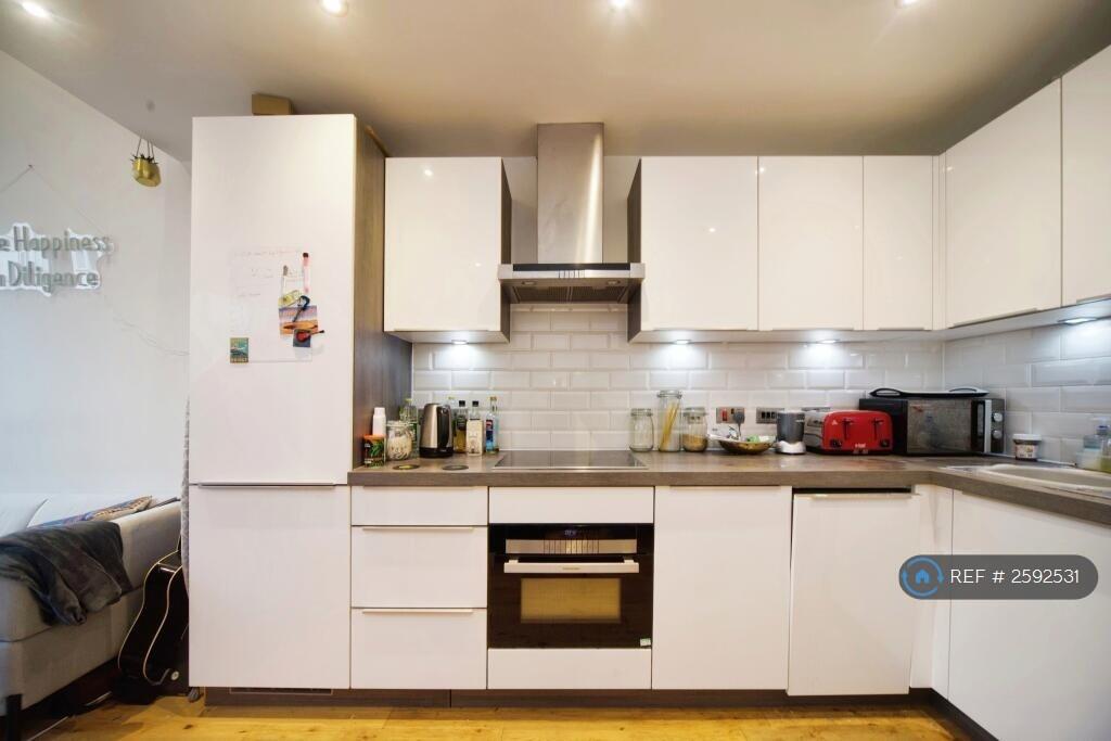 One Bedroom Apartment In Walthamstow Central