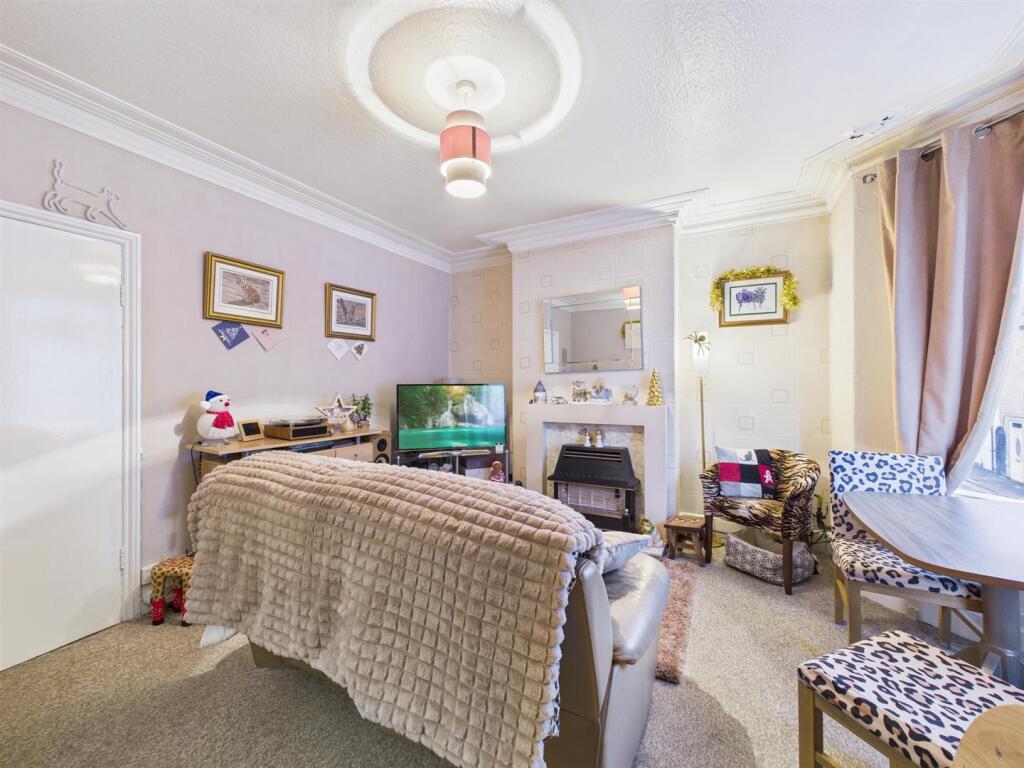 Lounge: