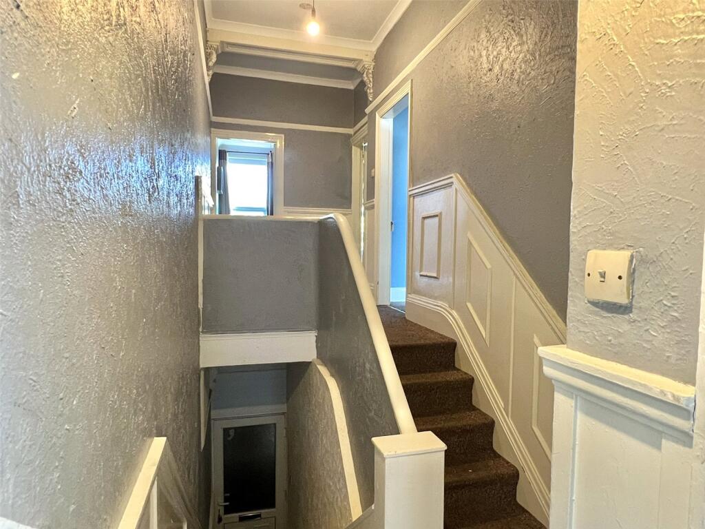 Hall/Landing