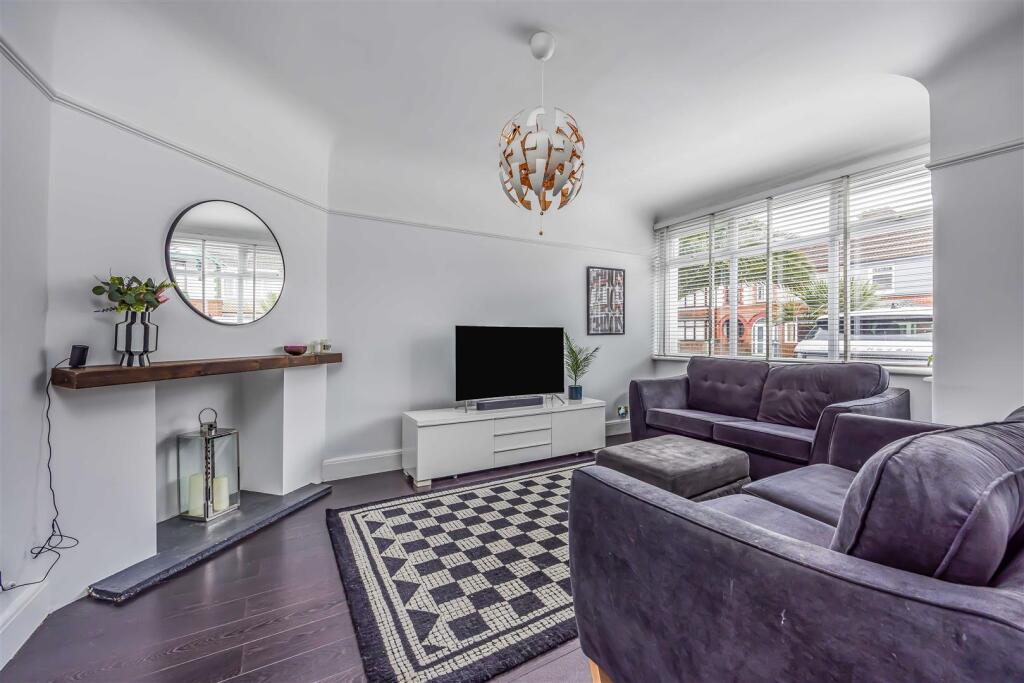 177 Hawthorn Crescent, Cosham-Small-PorticoMarketi