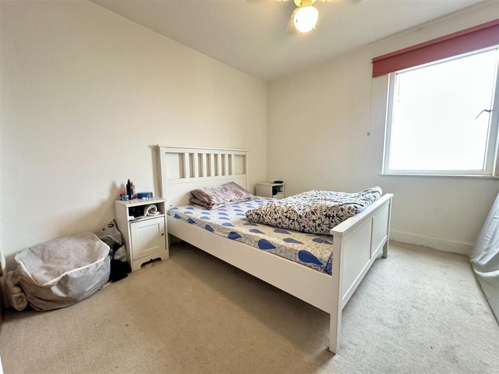 bedroom.jpg