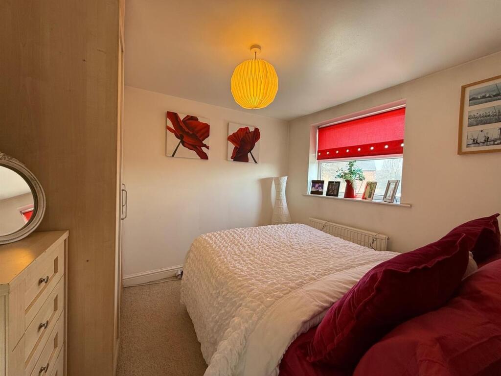 Bedroom 6.jpg
