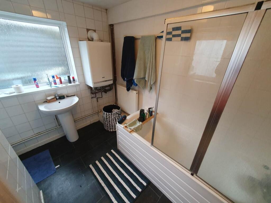 En-Suite Bathroom