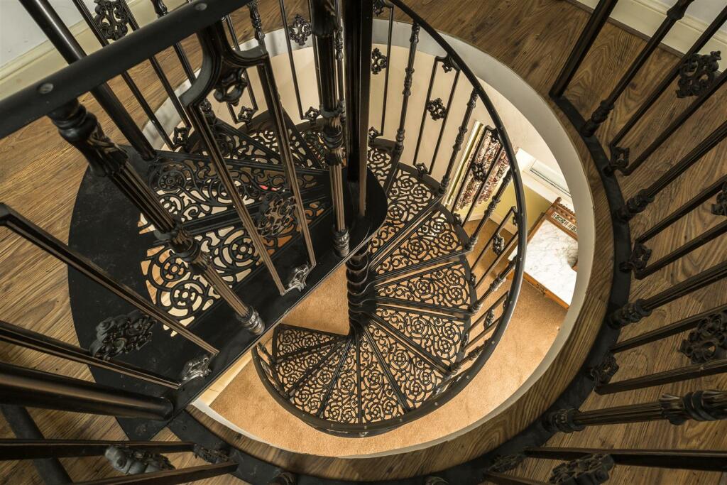 11-Westwood_house-20240918-staircase-1.jpg