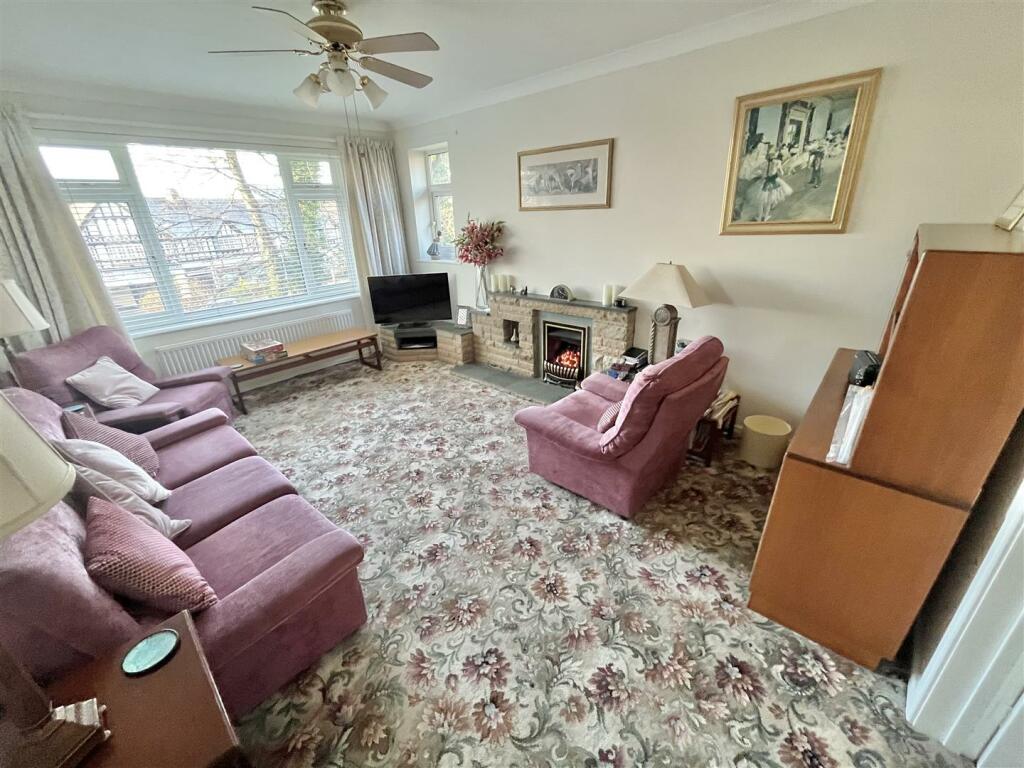 Lounge 2