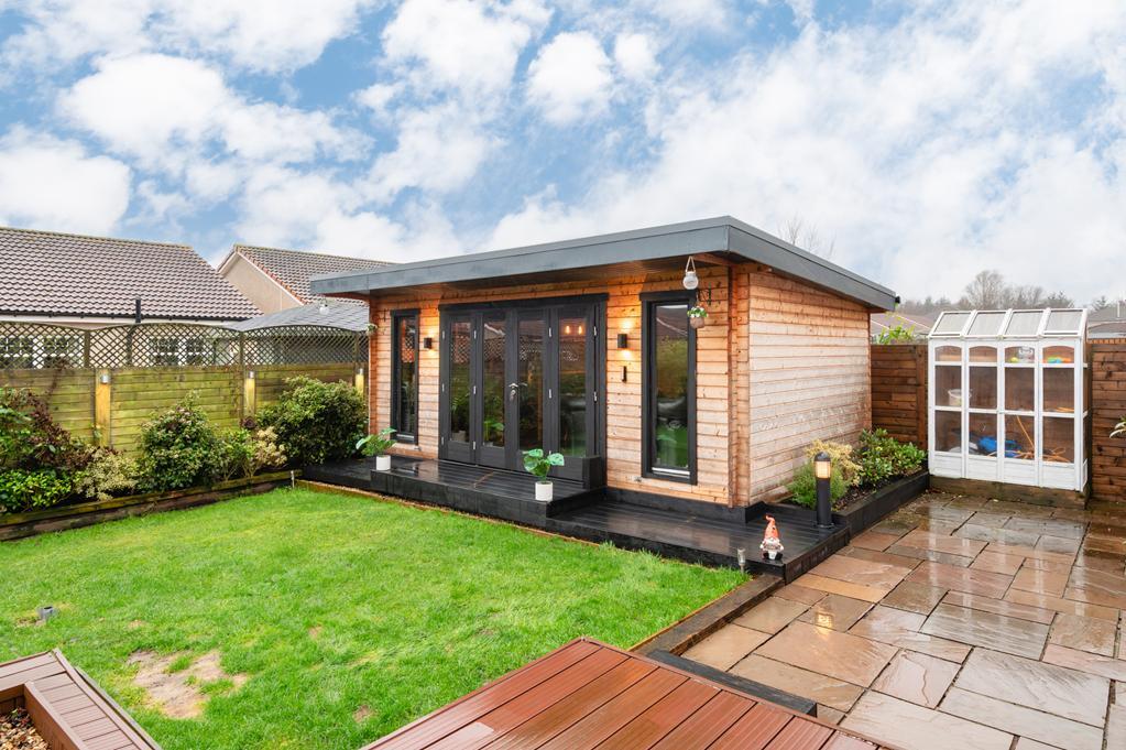 SUMMER HOUSE