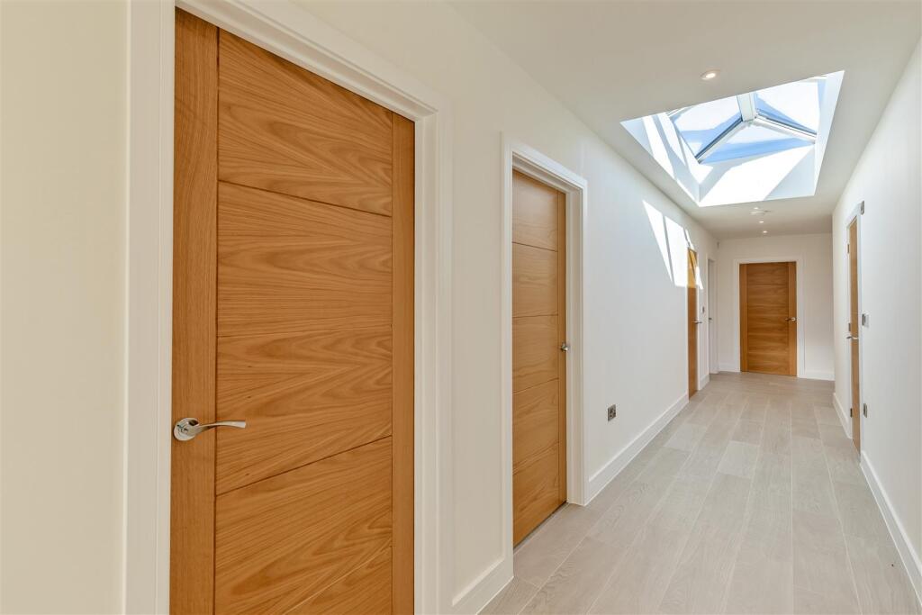8666547-interior04.jpg