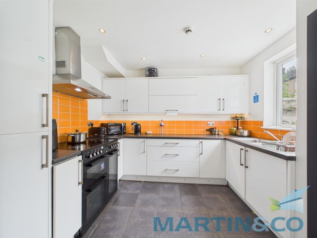 CAM01870G0-PR0164...