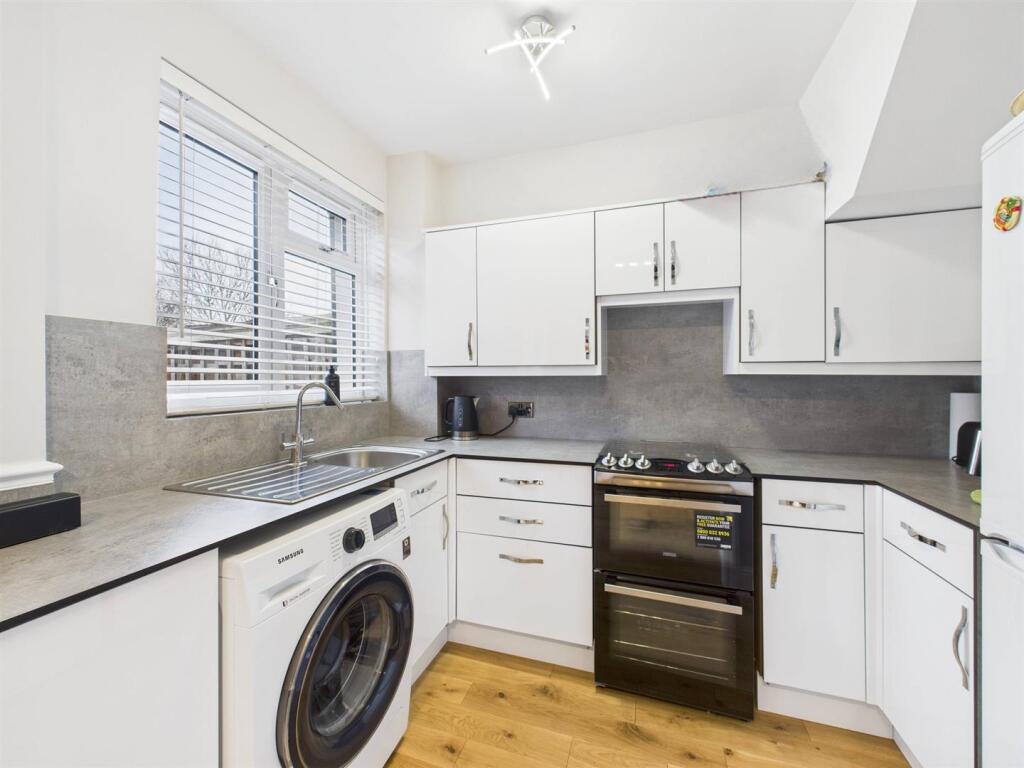 CAM05080G0-PR0248-STILL017.jpg