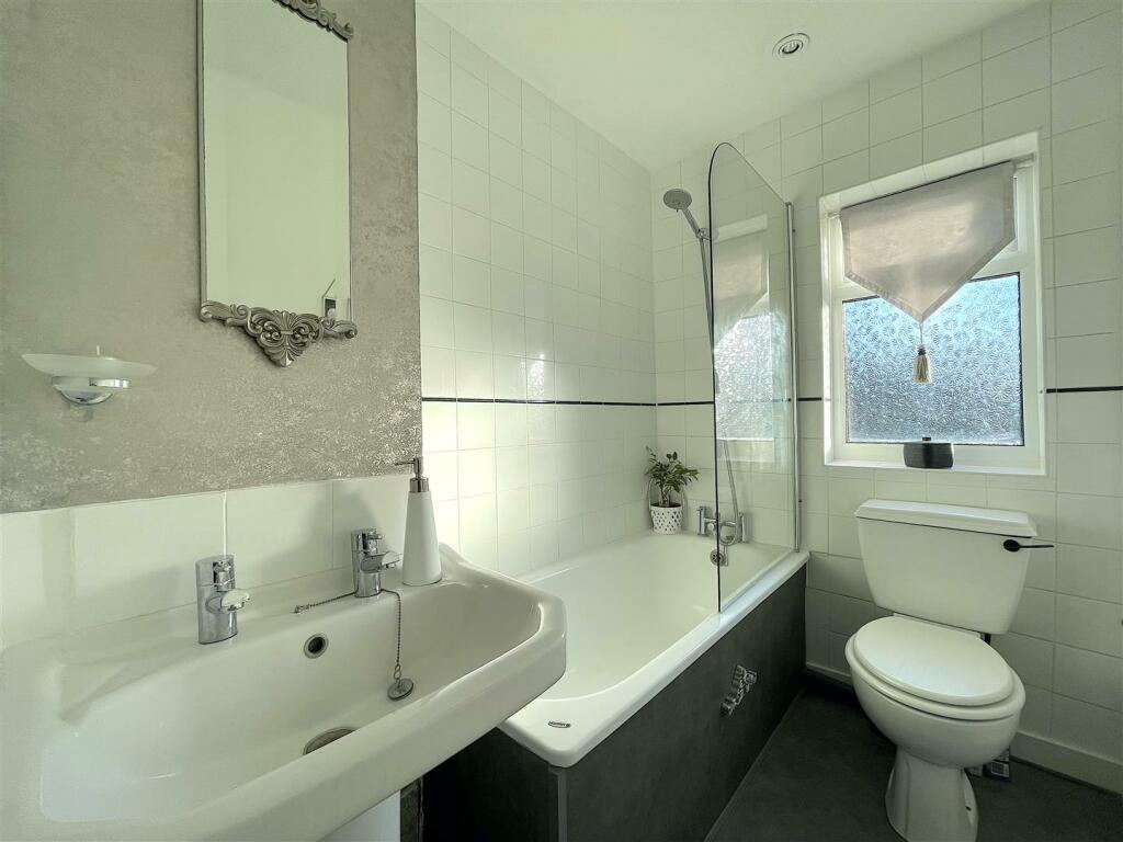Bathroom (1).jpeg