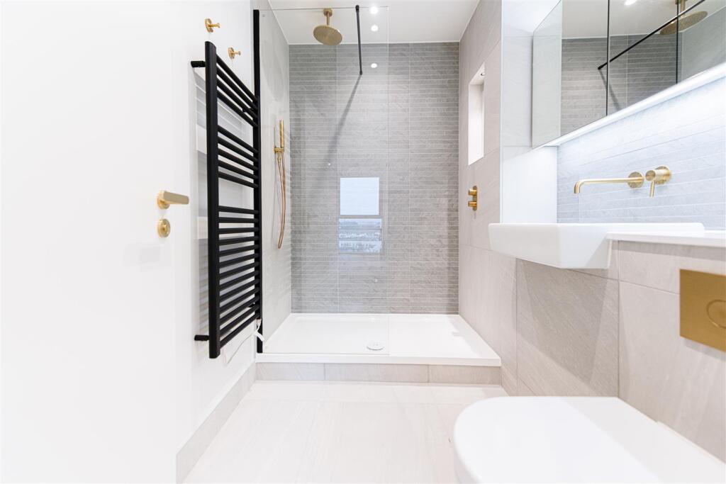 Bathroom       .jpg