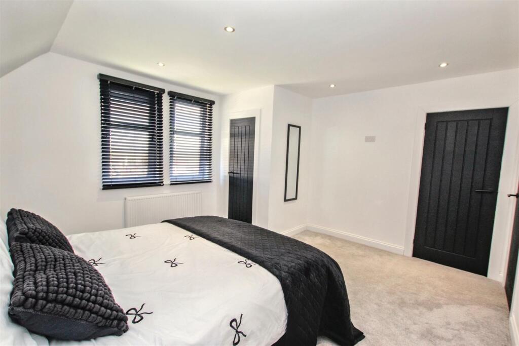 10 - Bedroom One.jpg