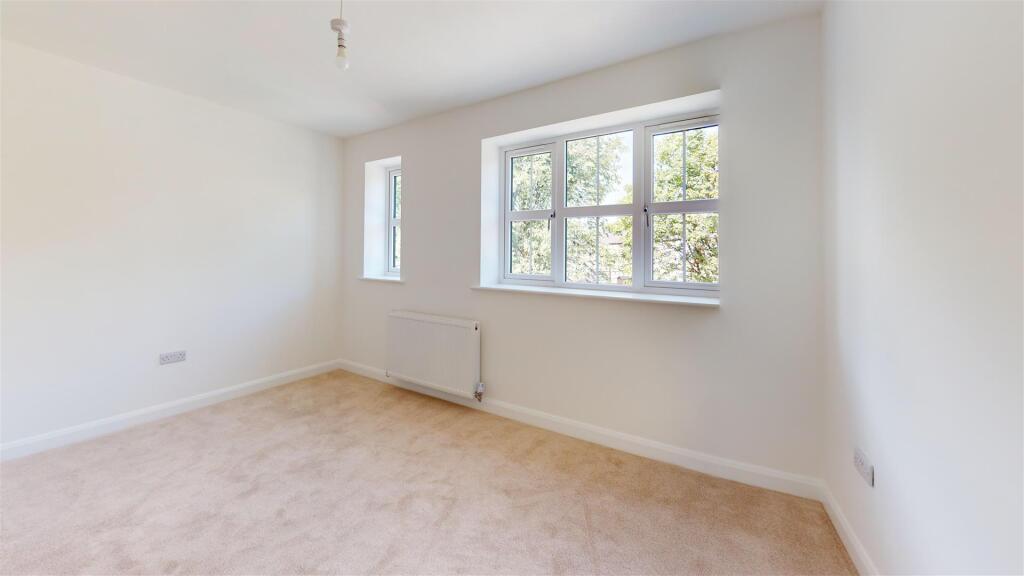 Long-Ing-Lane-Bedroom 2.jpg