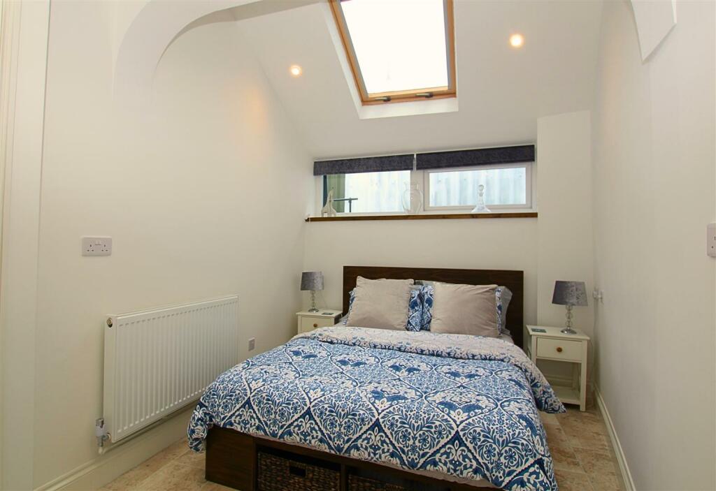 Bedroom 1 .jpg