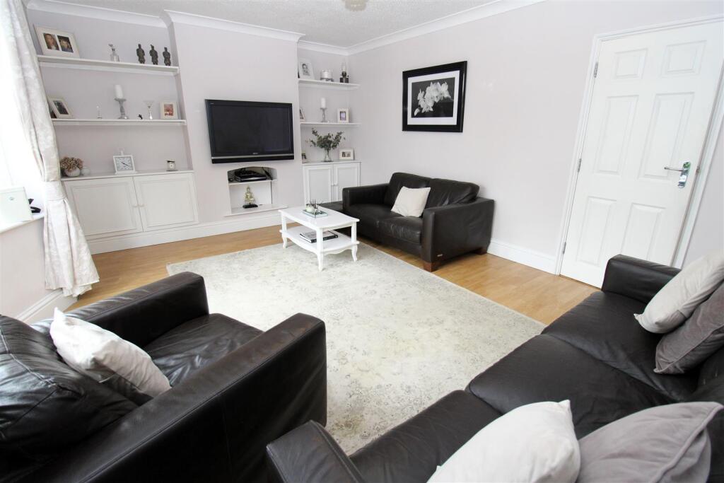 Lounge1.JPG