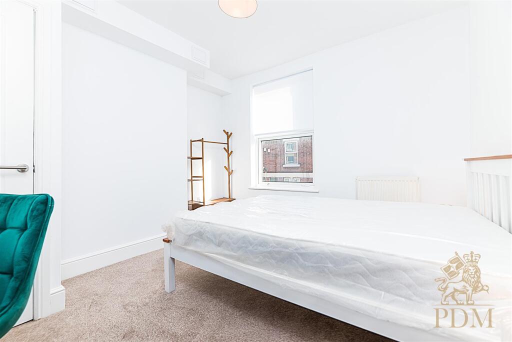 26 Chippendale Lenton Nottingham NG7 1HB